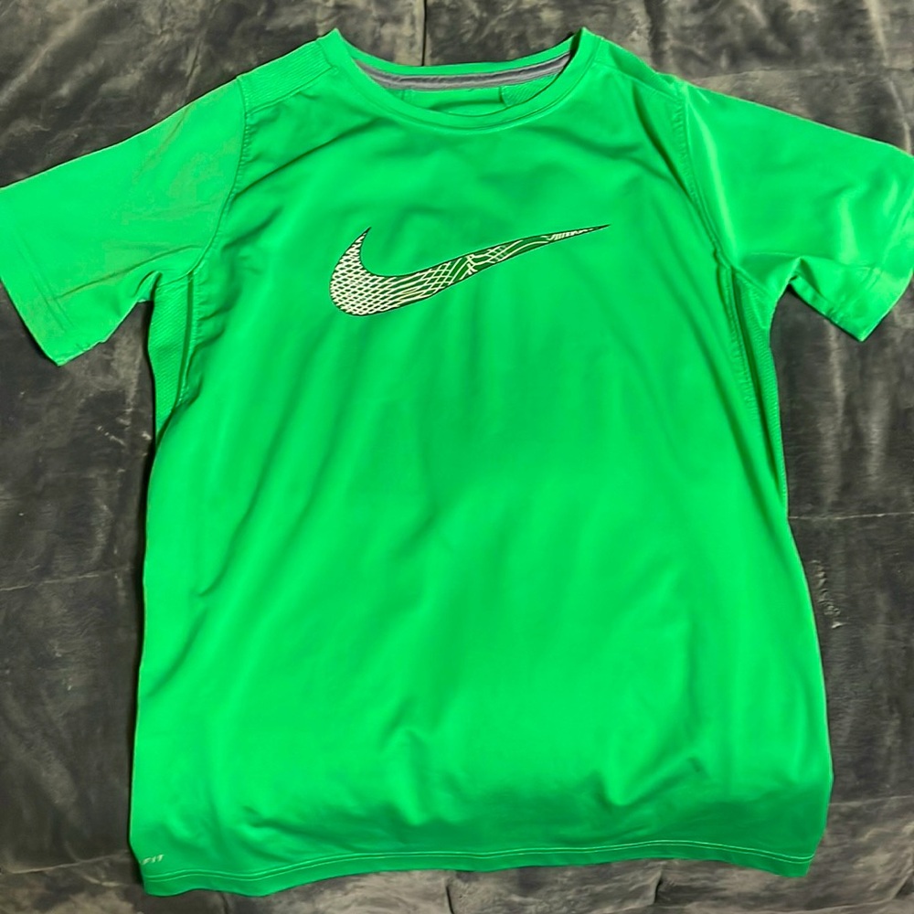 Nike dri-fit green tee